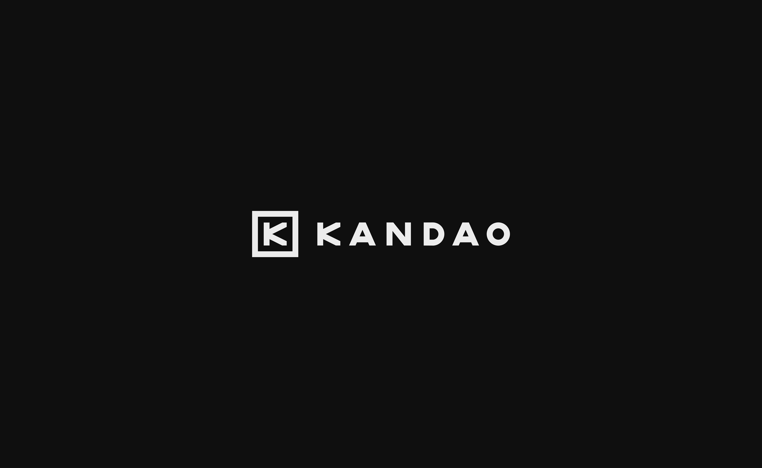 design du logo en noir et blanc pour la marque de caméra kandao